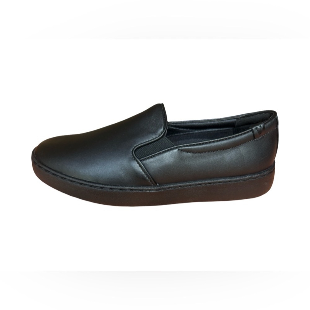 NWOB Vionic Pro Black Leather Avery Slip-Ons with Anti Slip Sole Women’s Size 6